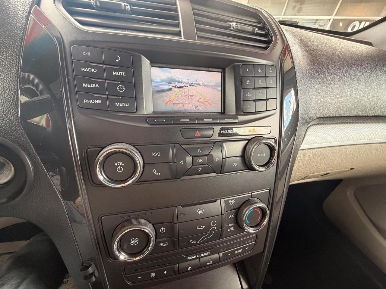 Ford Explorer Base FWD 2018