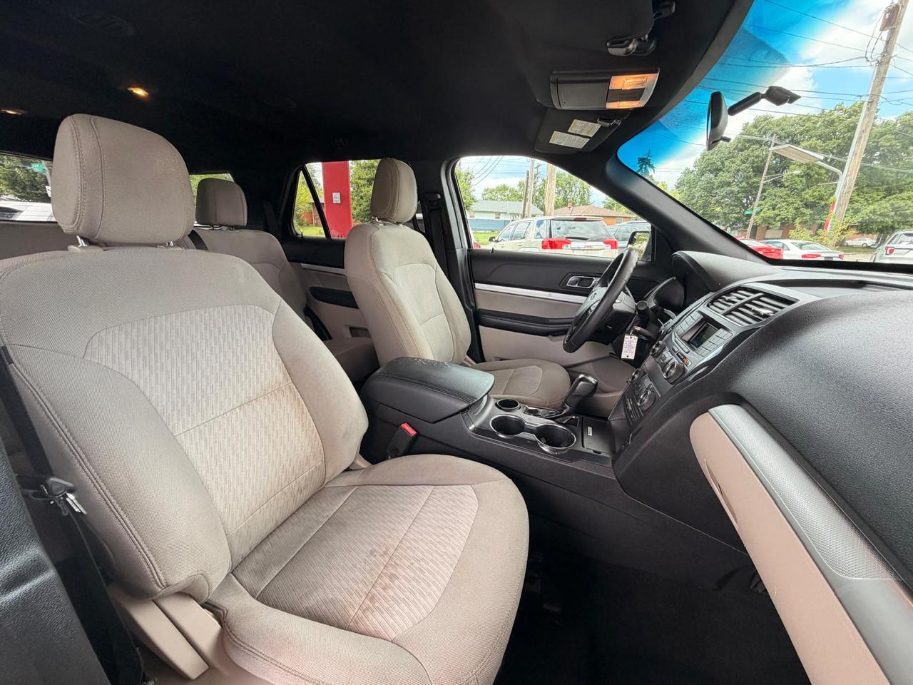 Ford Explorer Base FWD 2018