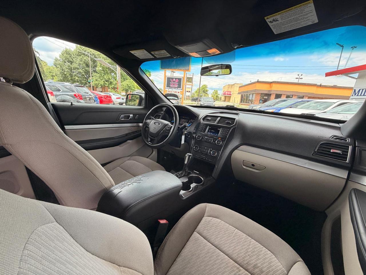 Ford Explorer Base FWD 2018
