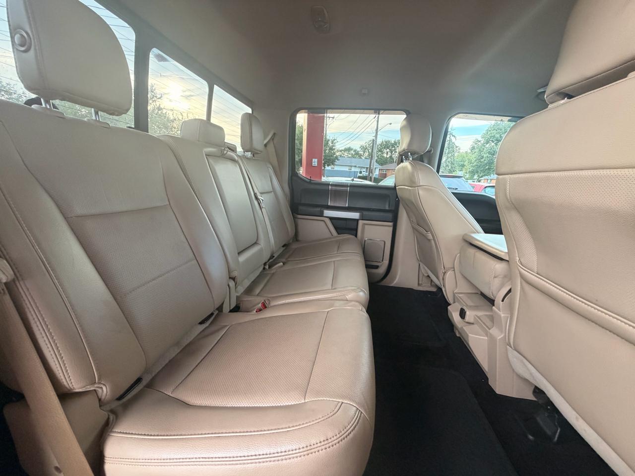 Ford F-150 4WD SuperCrew 145" Lariat 2016