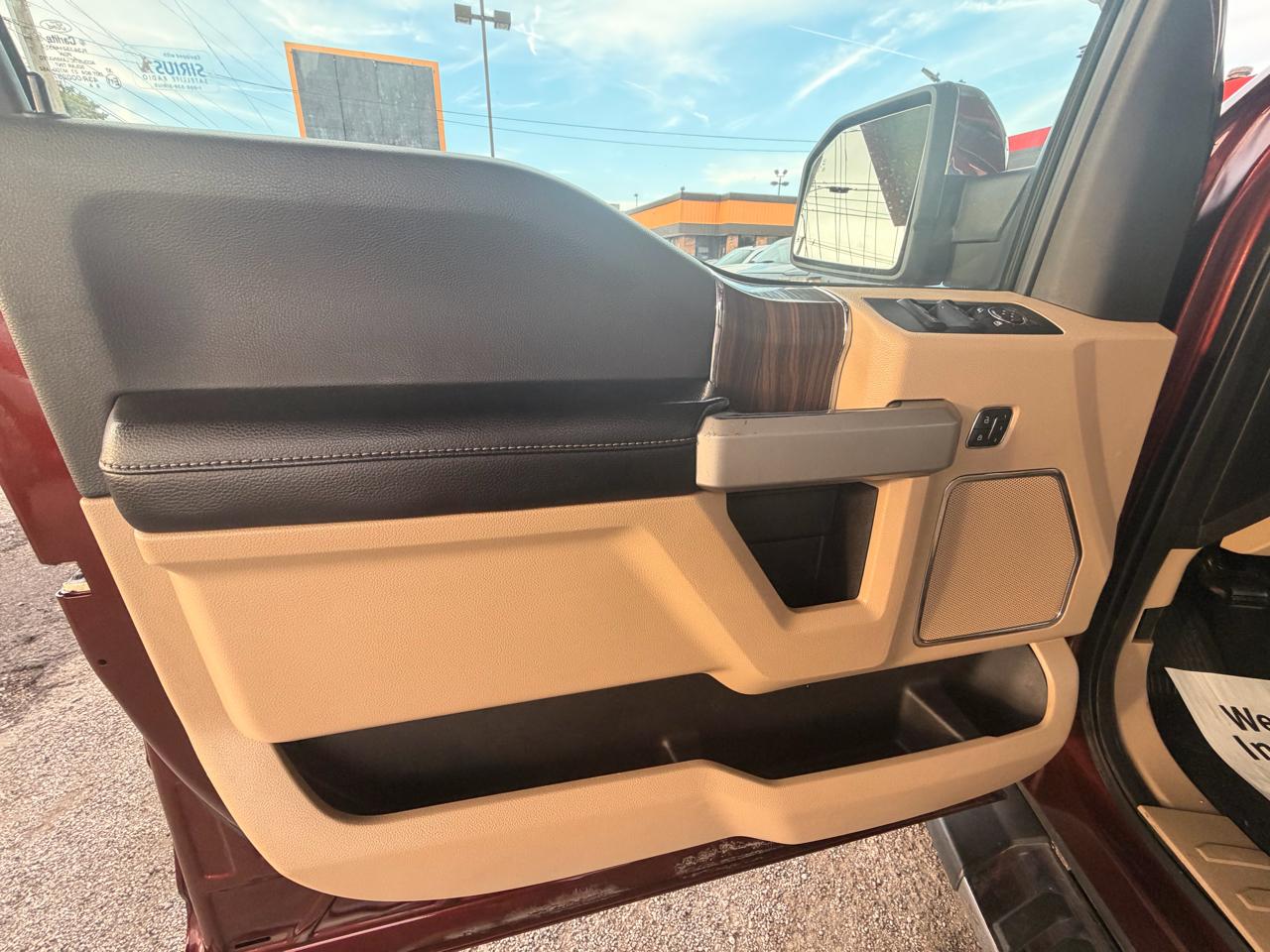 Ford F-150 4WD SuperCrew 145" Lariat 2016