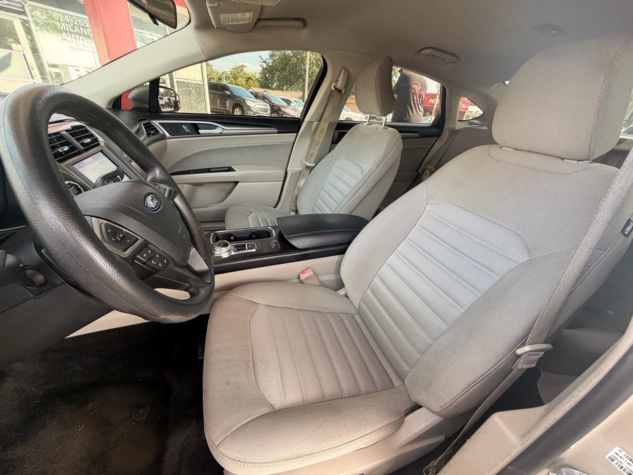 Ford Fusion SE 2017