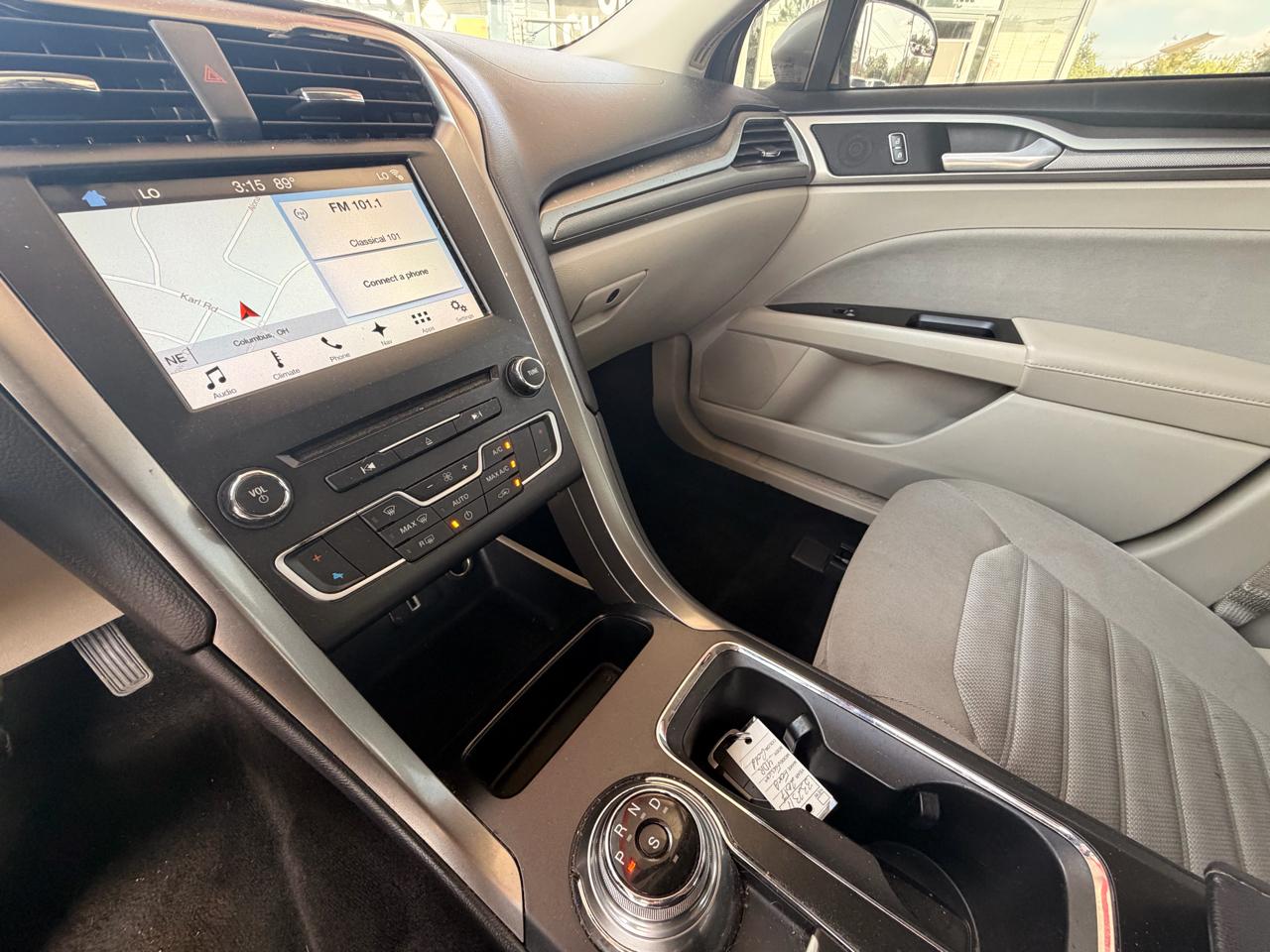 Ford Fusion SE 2017