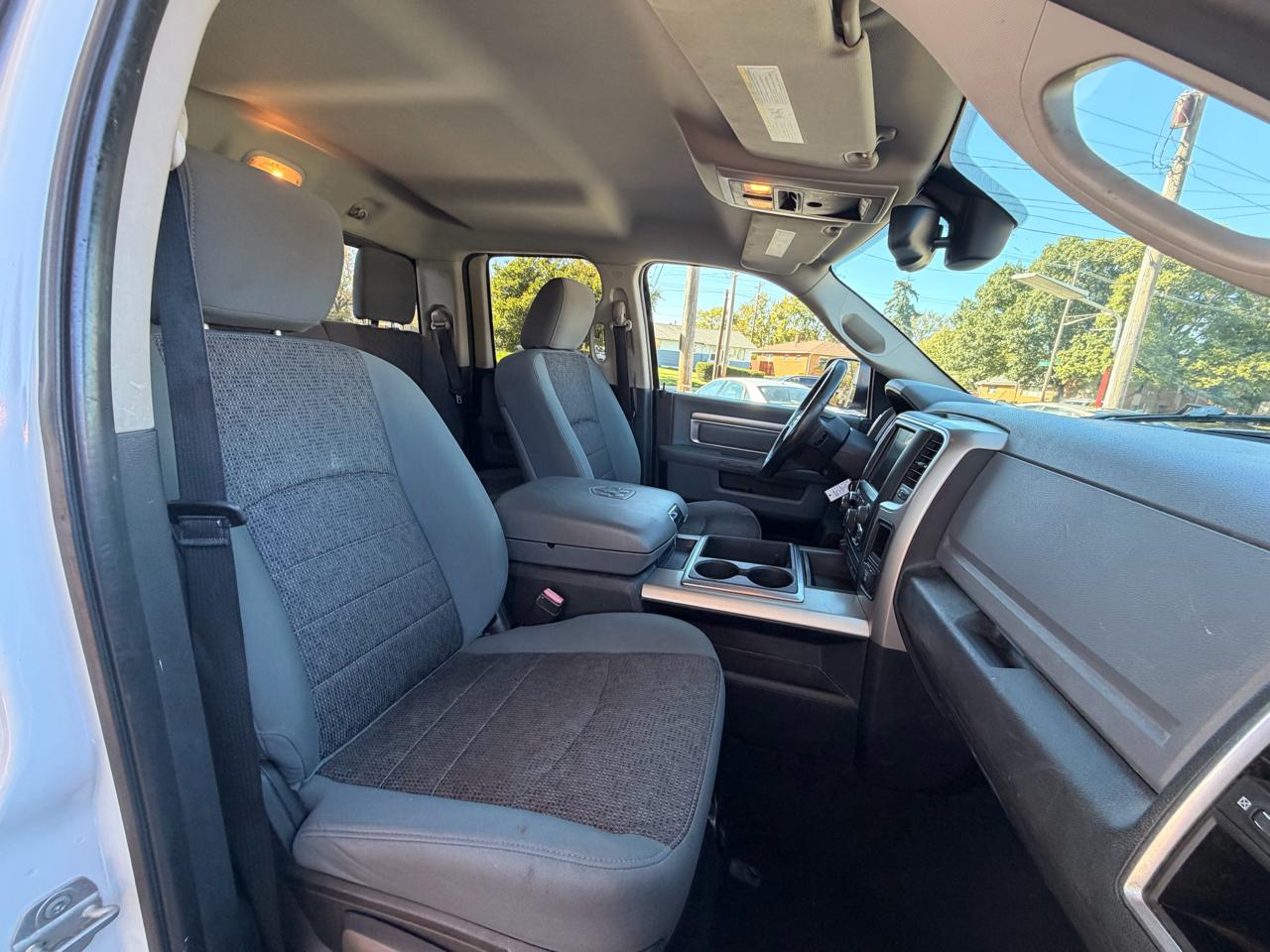 RAM 1500 SLT Quad Cab 4WD 2014