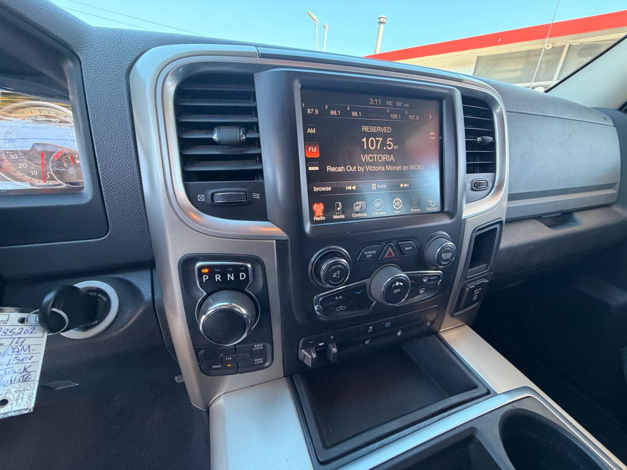 RAM 1500 SLT Quad Cab 4WD 2014