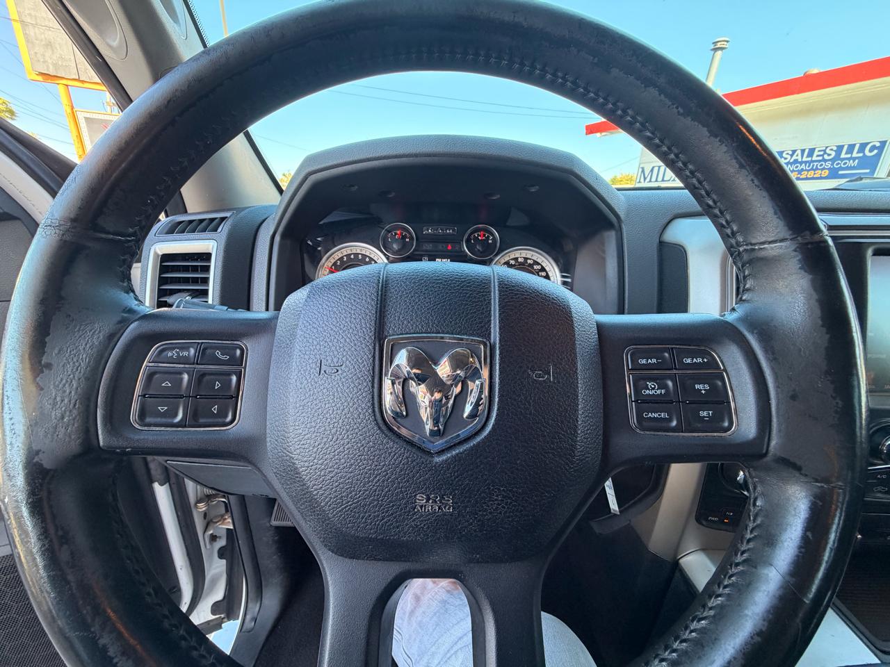 RAM 1500 SLT Quad Cab 4WD 2014