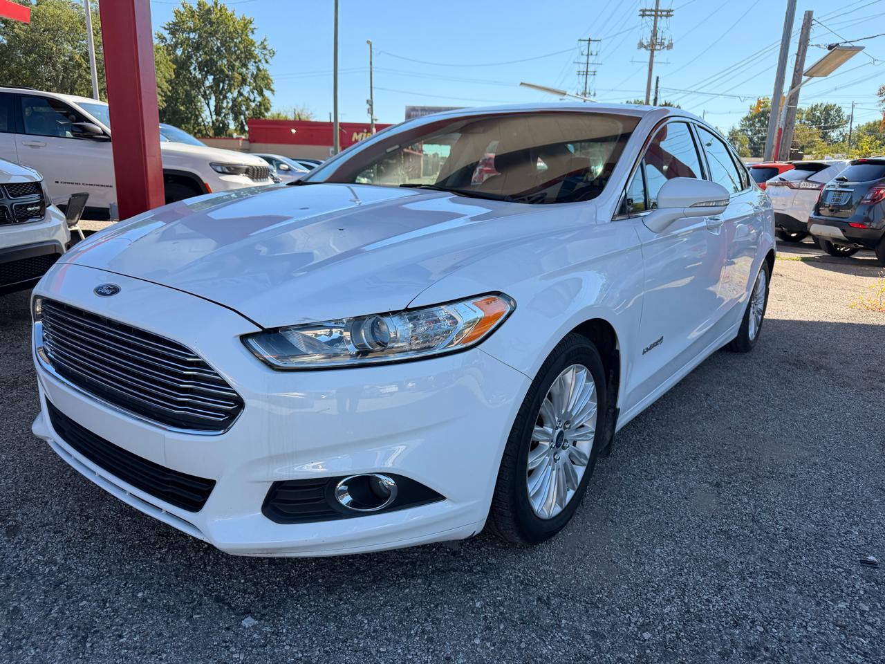 Ford Fusion Hybrid SE 2016