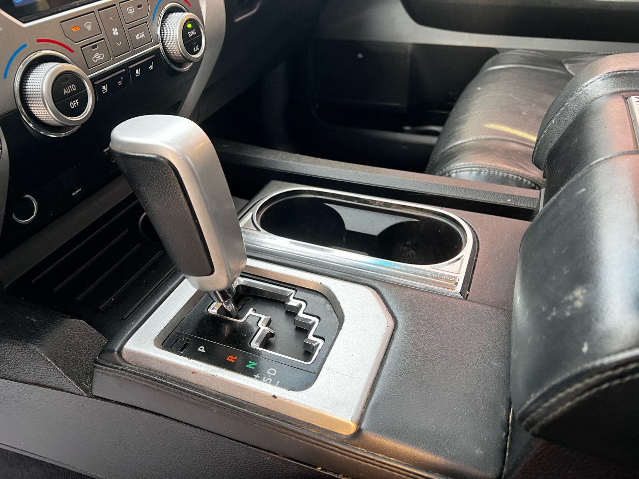 Toyota Tundra 4WD Truck  2015