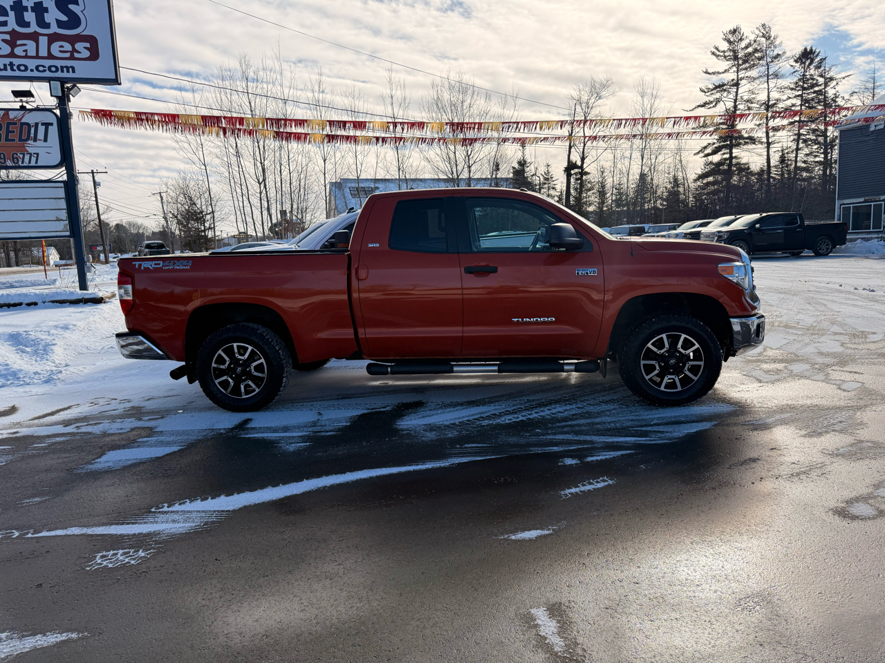 Toyota Tundra 4WD  2017