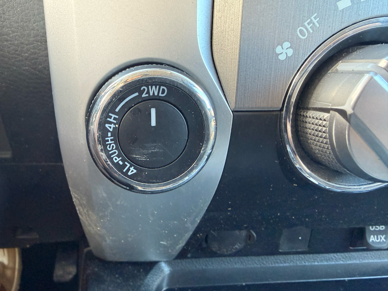 Toyota Tundra 4WD  2017