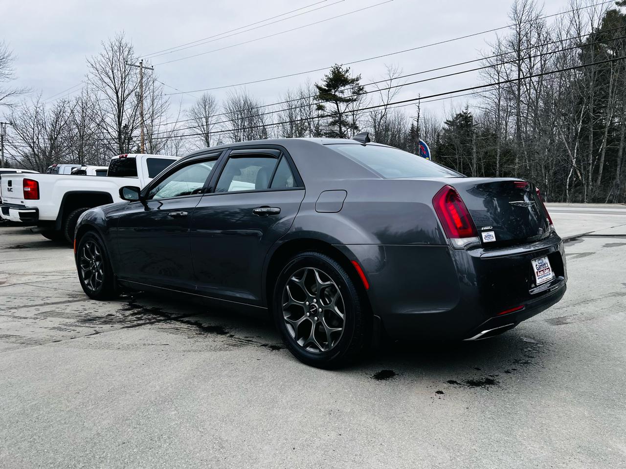 Chrysler 300  2018
