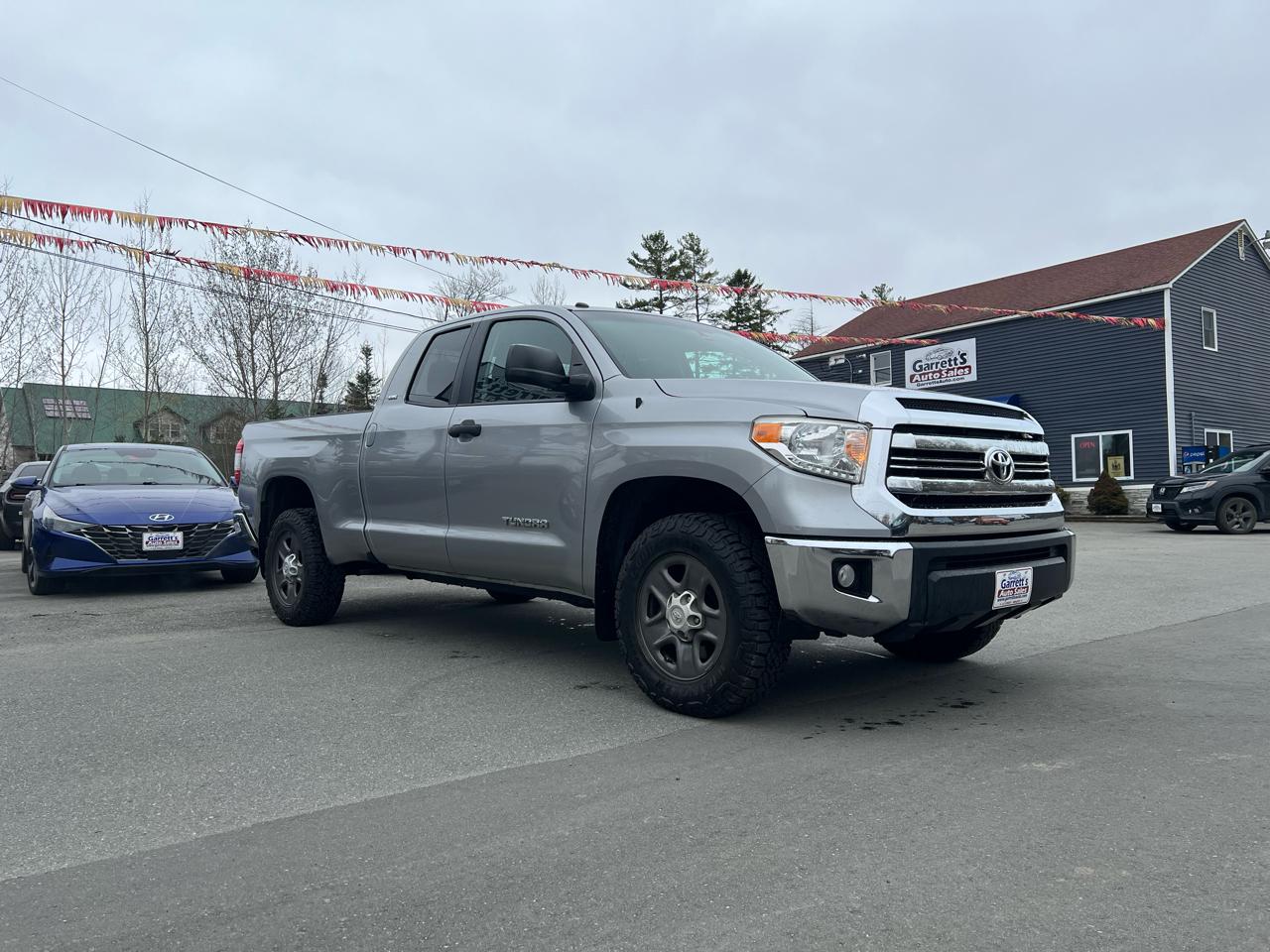 Toyota Tundra 4WD  2017