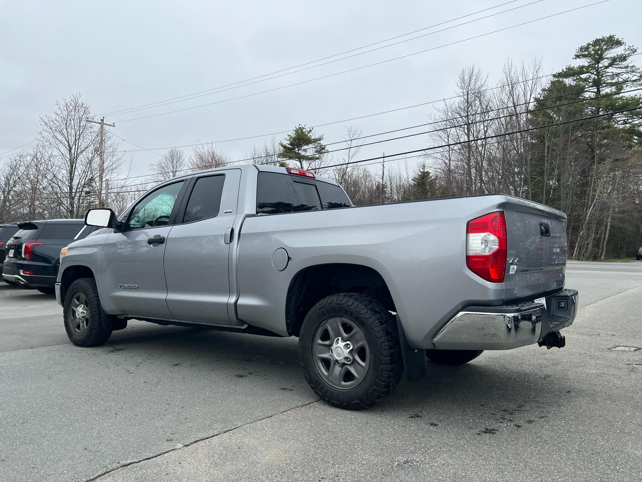 Toyota Tundra 4WD  2017