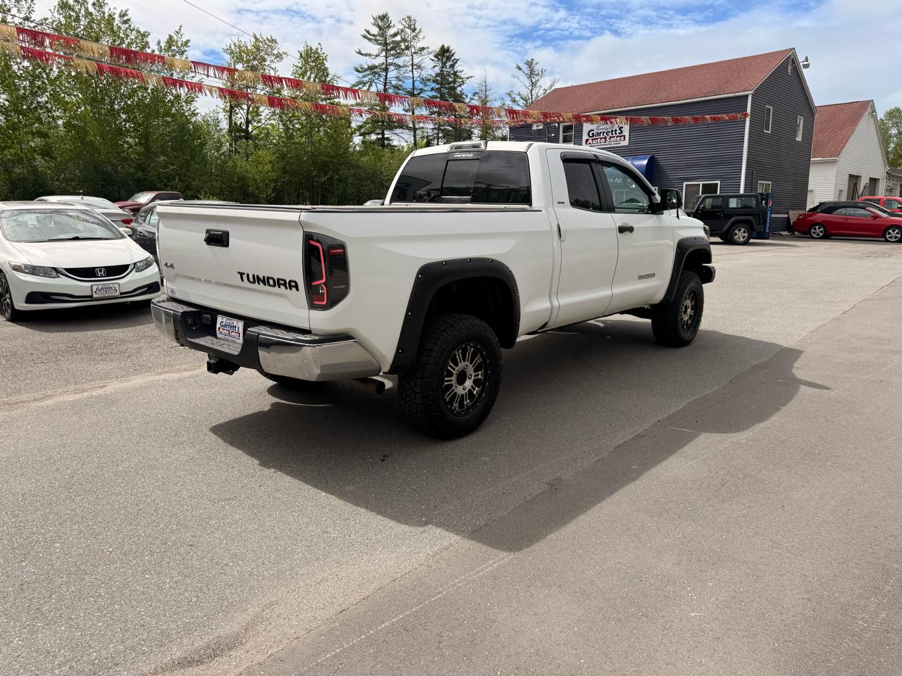 Toyota Tundra  2016