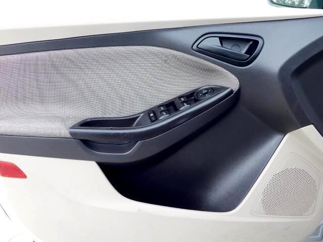 Ford Focus  2012 Ford Focus  2012