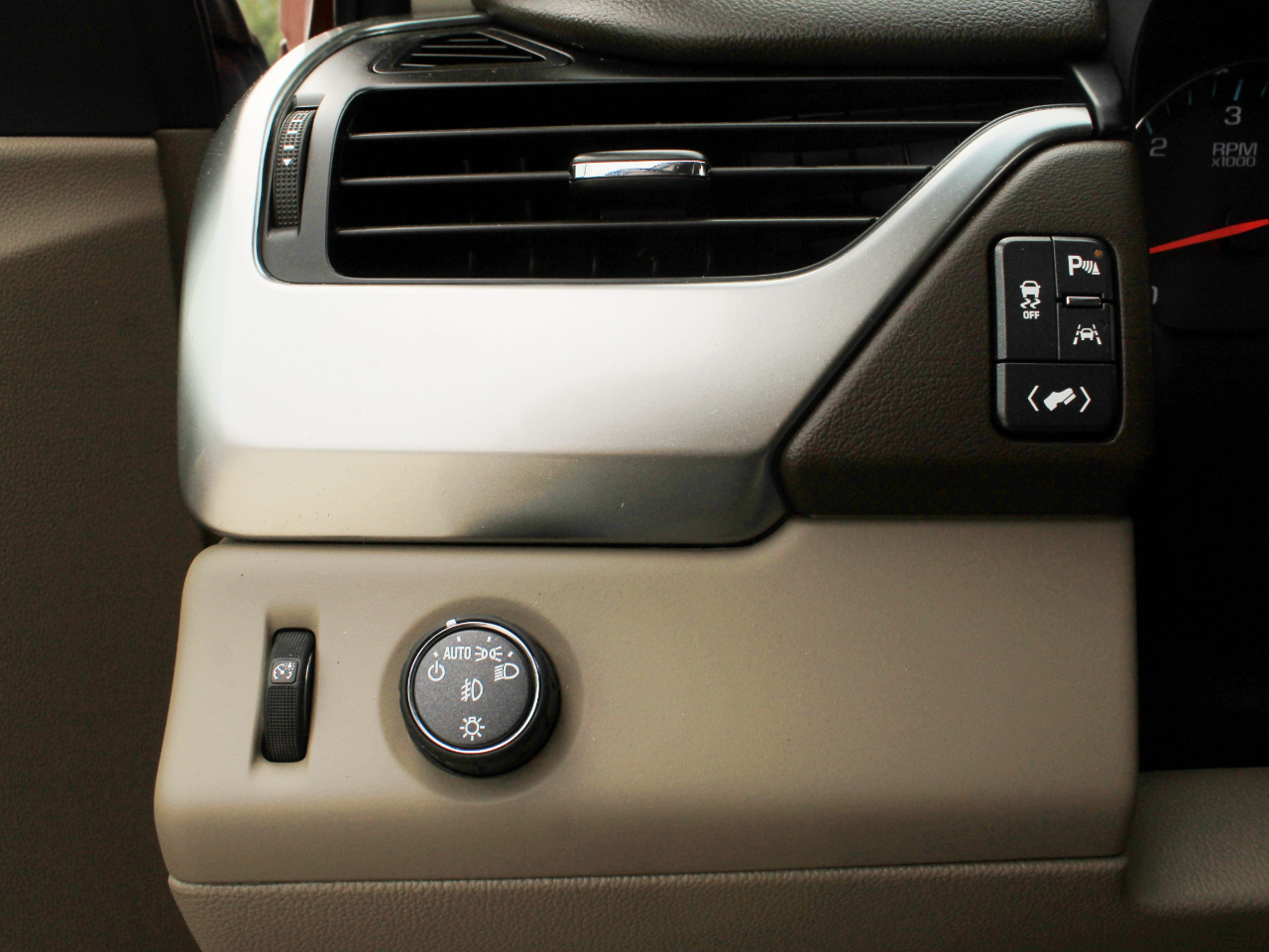 Chevrolet Suburban  2020