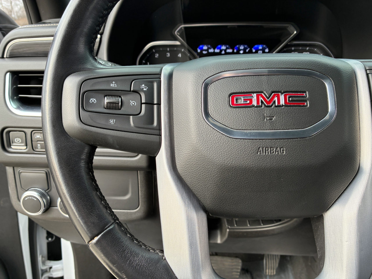 GMC Yukon XL 1500 SLT 2021