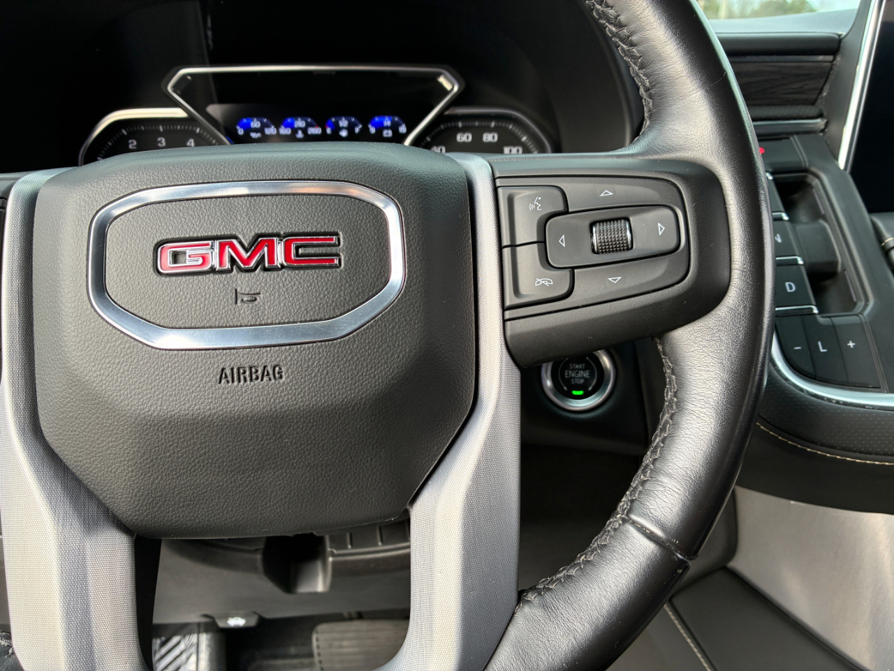 GMC Yukon XL 1500 SLT 2021