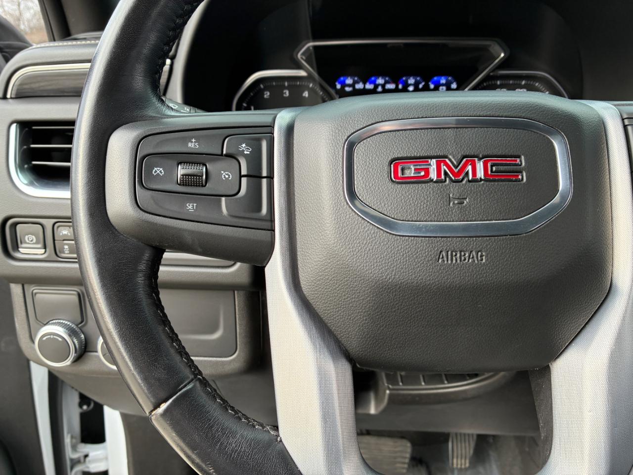 GMC Yukon XL 1500 SLT 2021