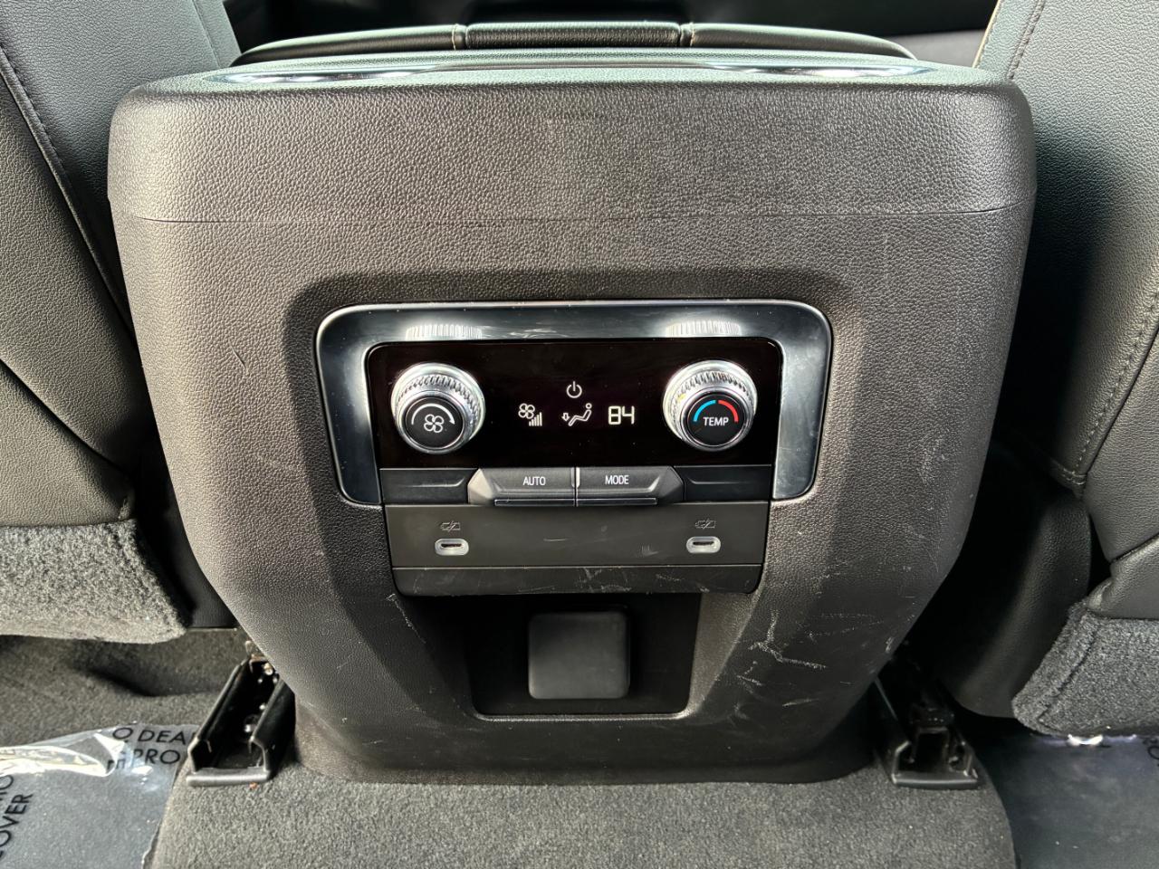 GMC Yukon XL 1500 SLT 2021