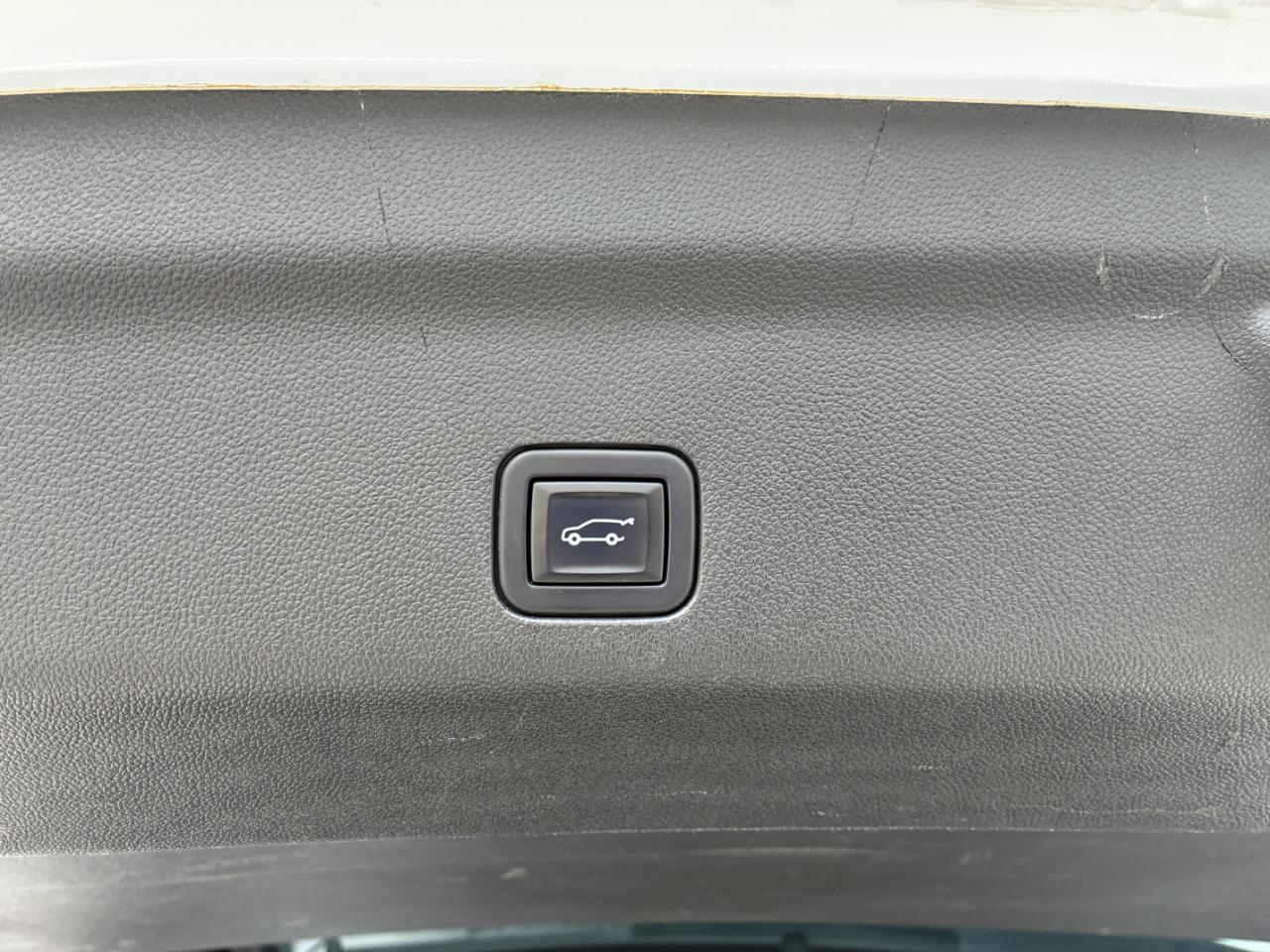 GMC Yukon XL 1500 SLT 2021