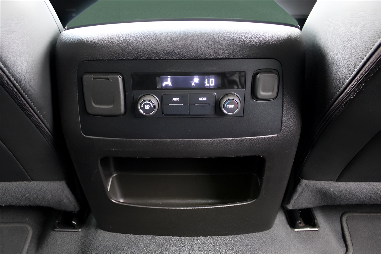 Chevrolet Suburban  2019 Chevrolet Suburban  2019