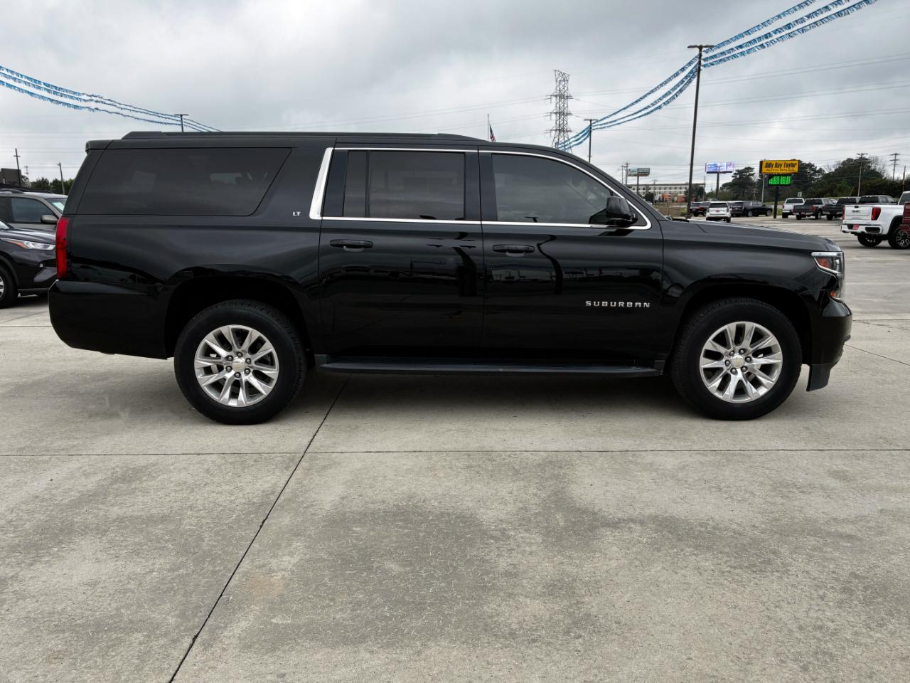 Chevrolet Suburban  2019