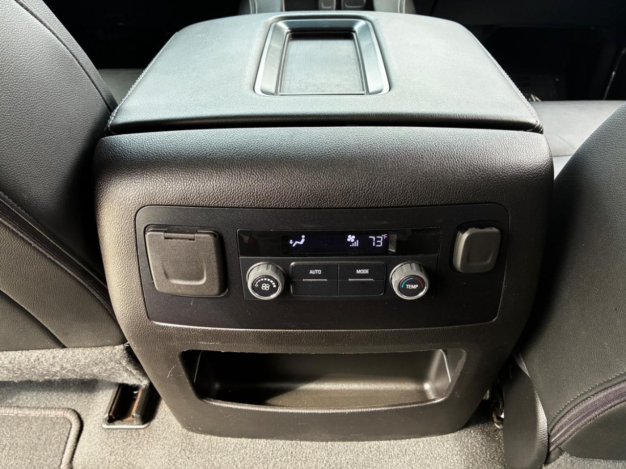 Chevrolet Suburban  2019