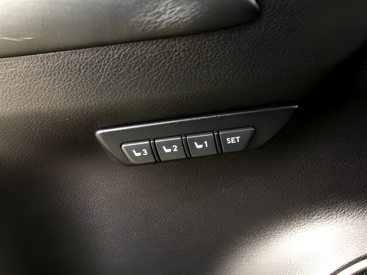 Lexus NX 200t  2015 Lexus NX 200t  2015
