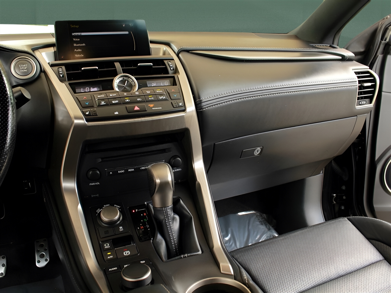 Lexus NX 200t  2015 Lexus NX 200t  2015