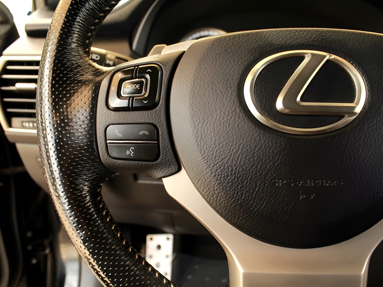 Lexus NX 200t  2015 Lexus NX 200t  2015