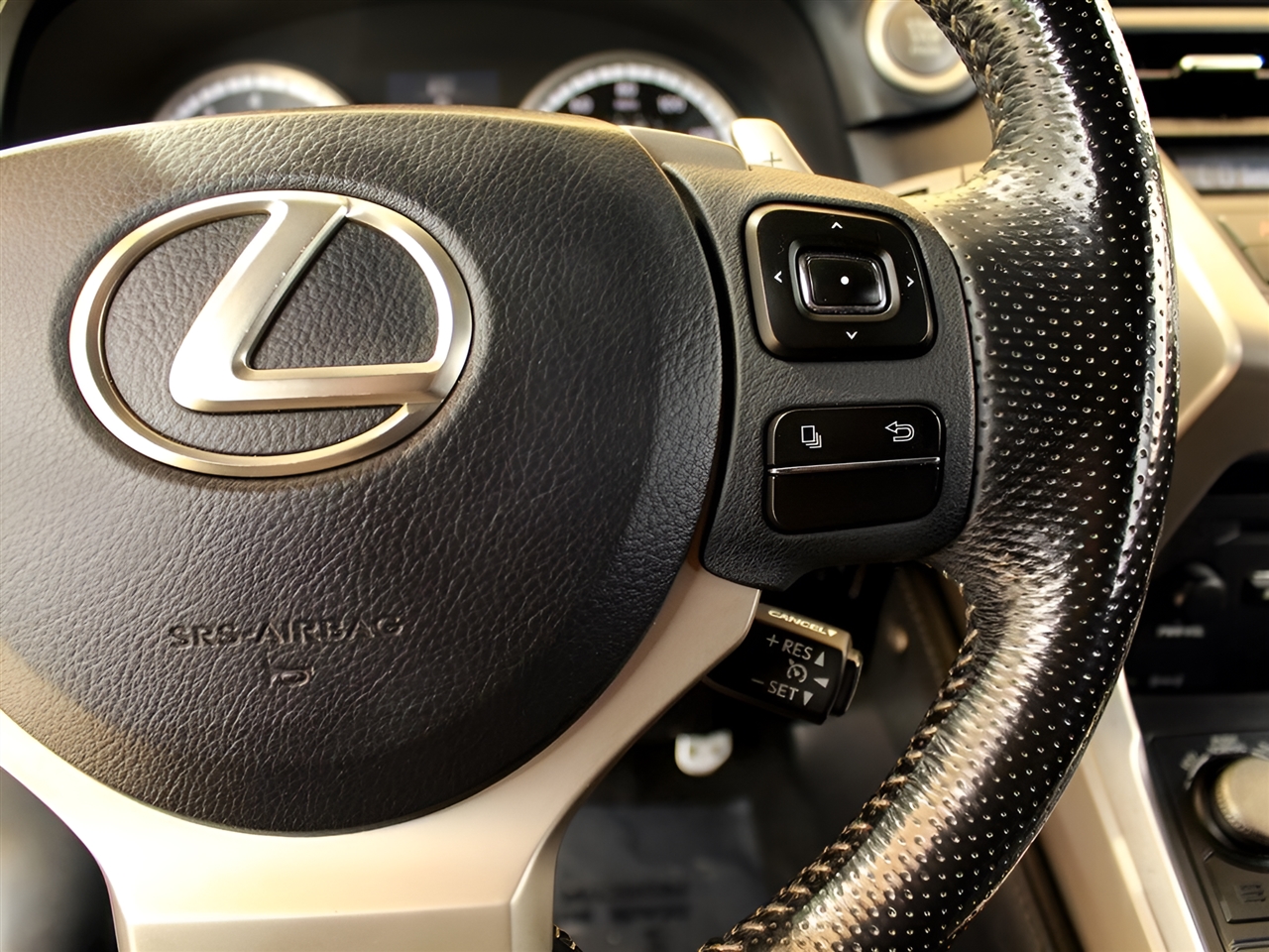 Lexus NX 200t  2015 Lexus NX 200t  2015