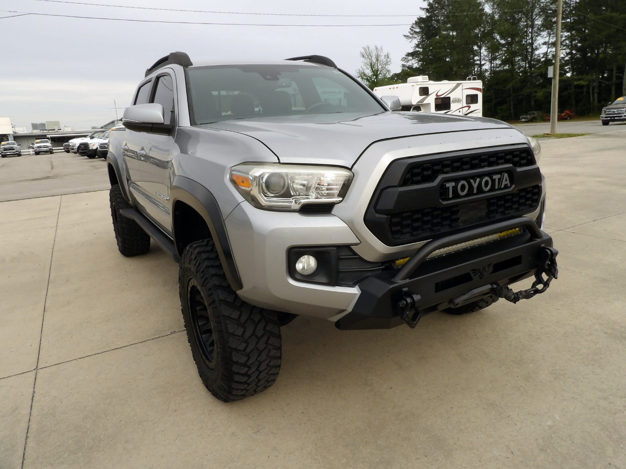 Toyota Tacoma  2018