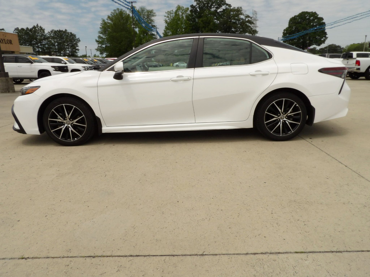 2024 Toyota Camry SE