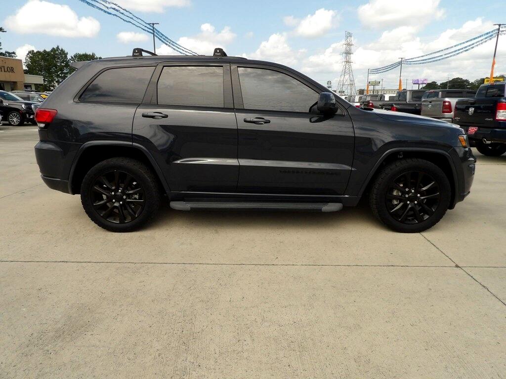 2018 Jeep Grand Cherokee Laredo photo 4