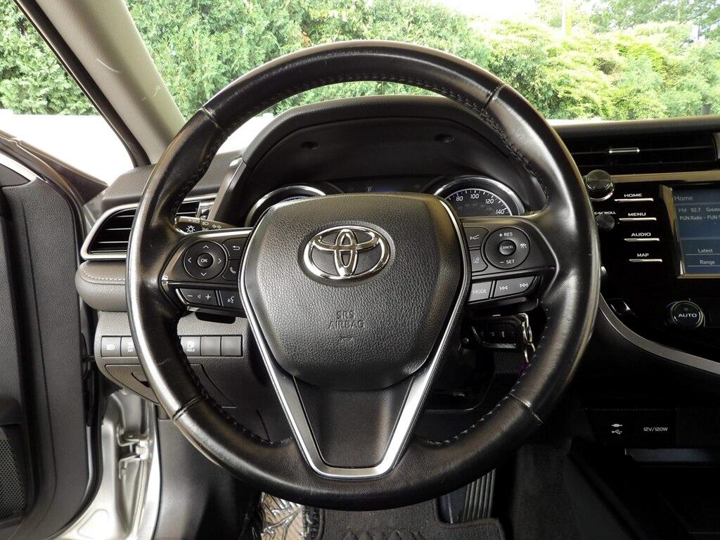 2019 Toyota Camry SE photo 14