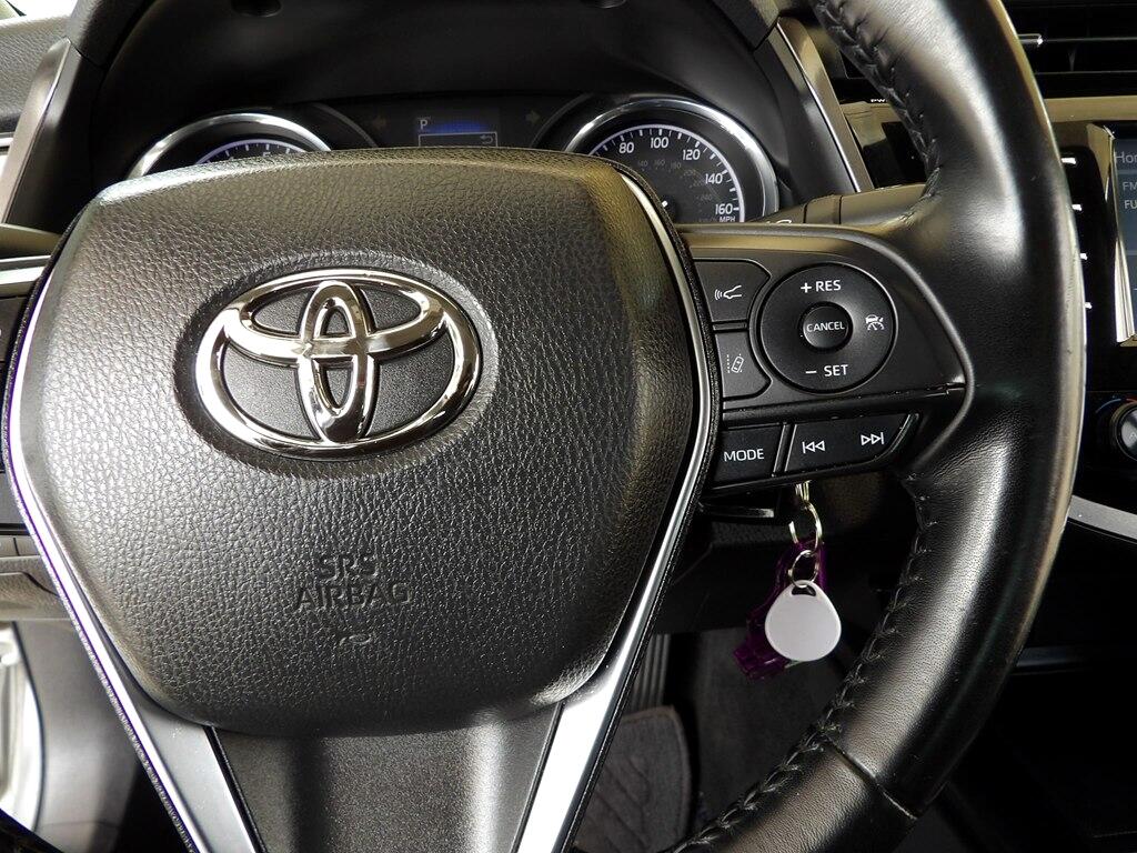 2019 Toyota Camry SE photo 23