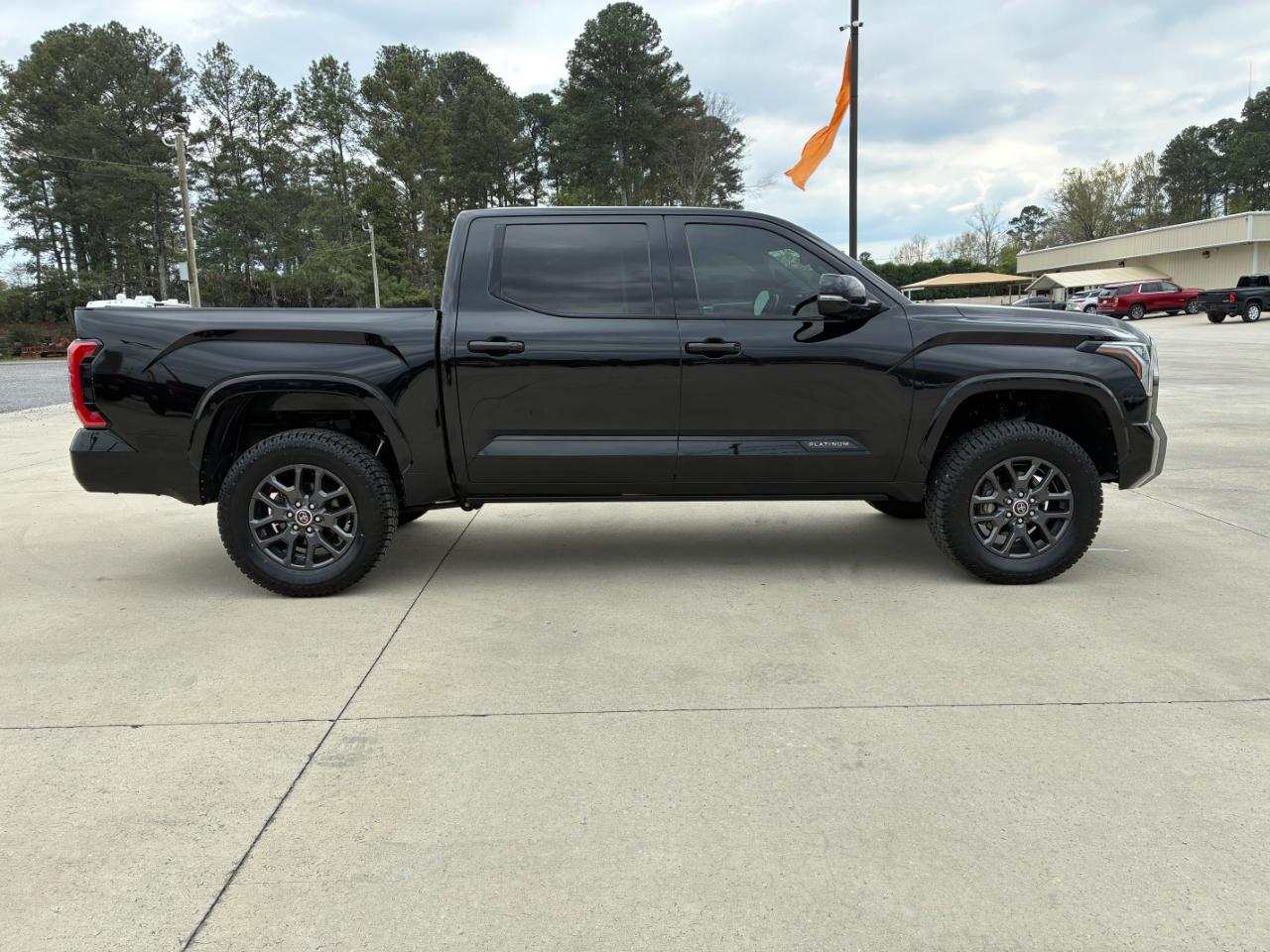 Toyota Tundra  2023