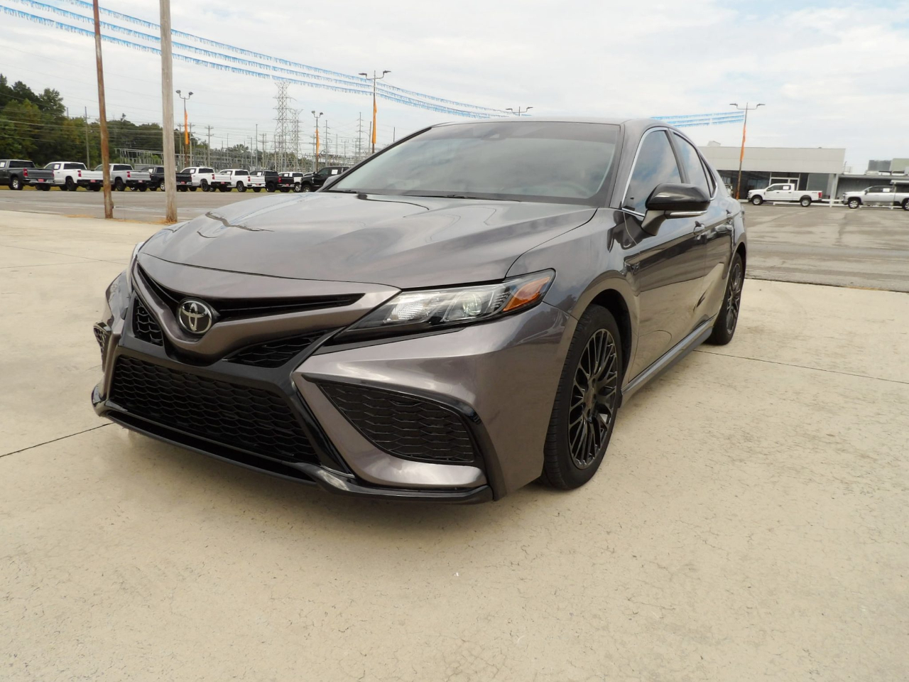 Toyota Camry SE 2023