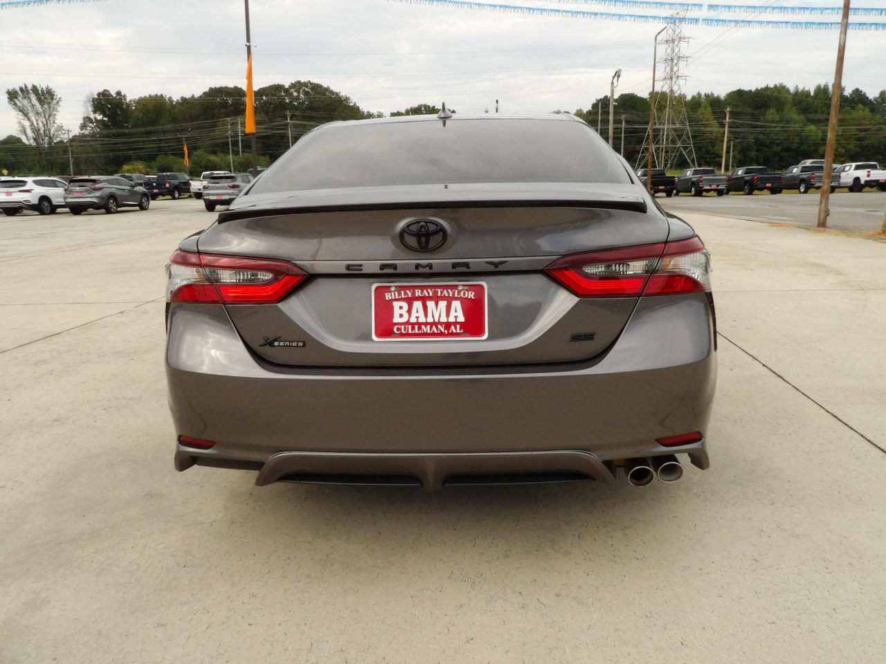 Toyota Camry SE 2023