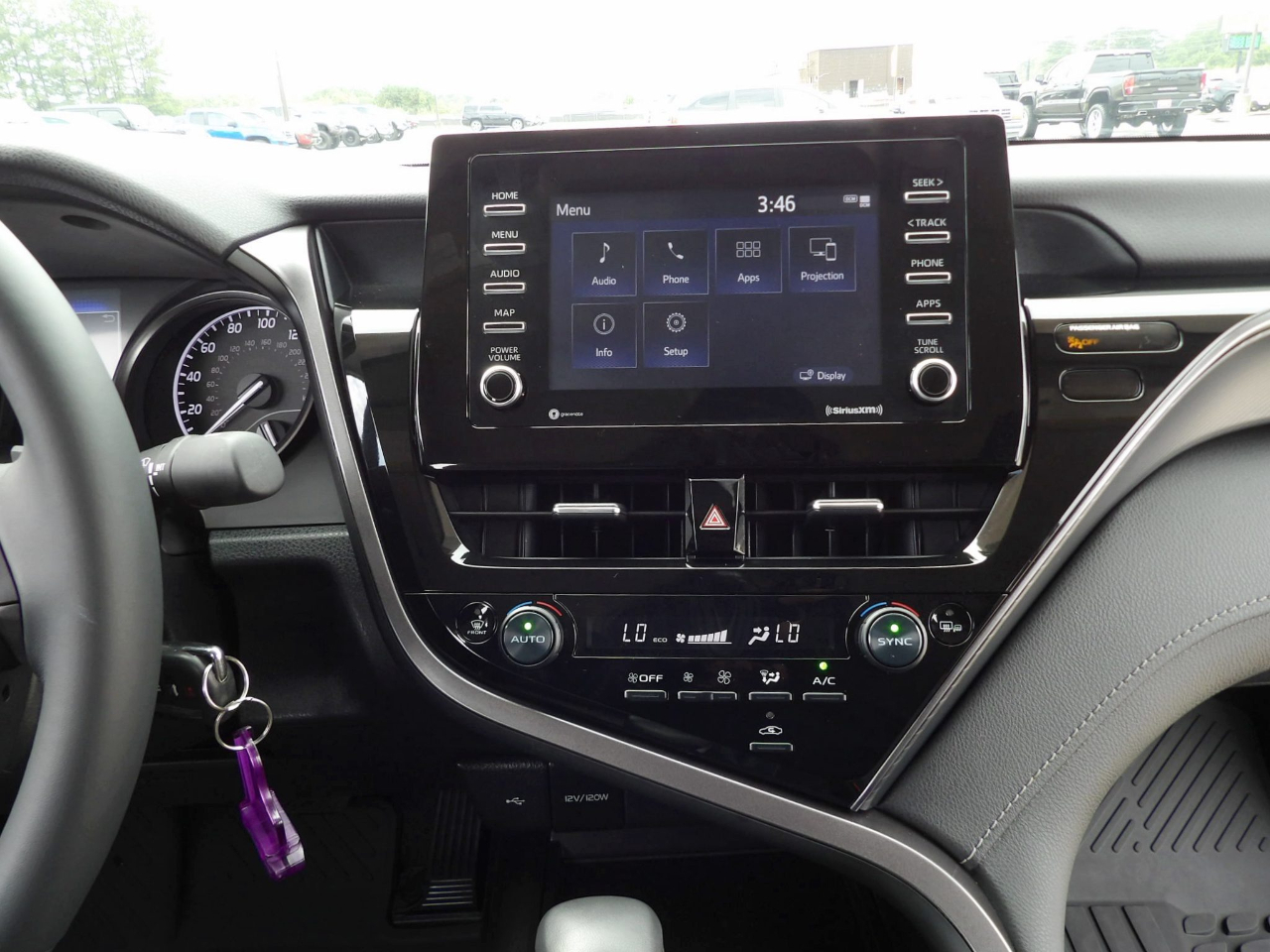 Toyota Camry SE 2023