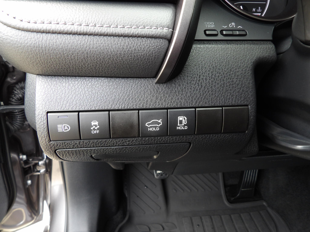 Toyota Camry SE 2023