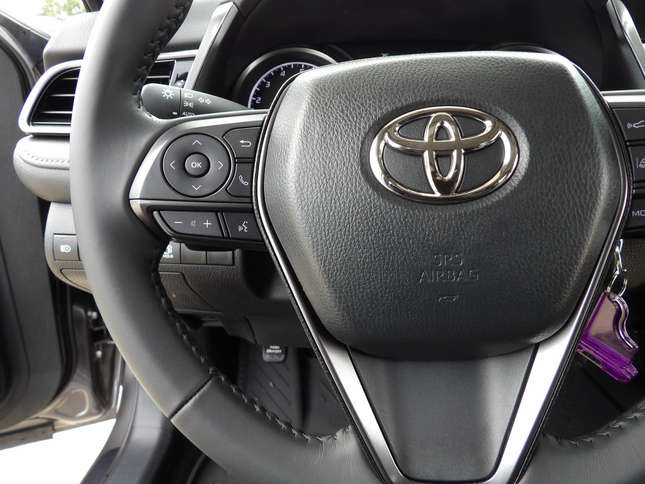 Toyota Camry SE 2023