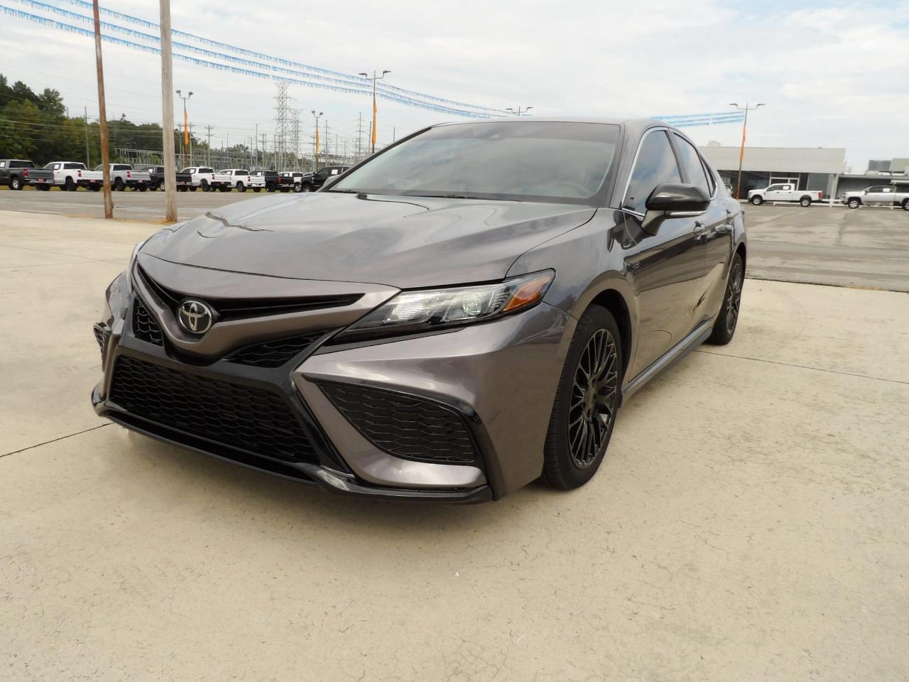 Toyota Camry SE 2023