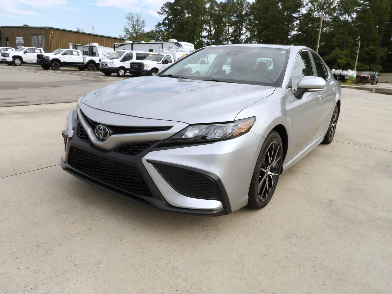 Toyota Camry SE 2024