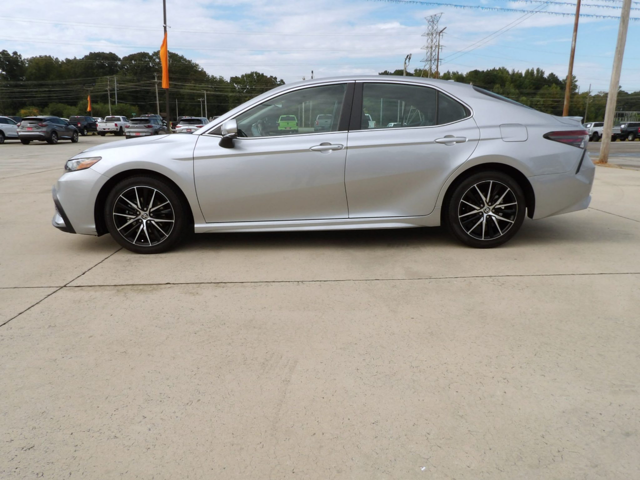 Toyota Camry SE 2024