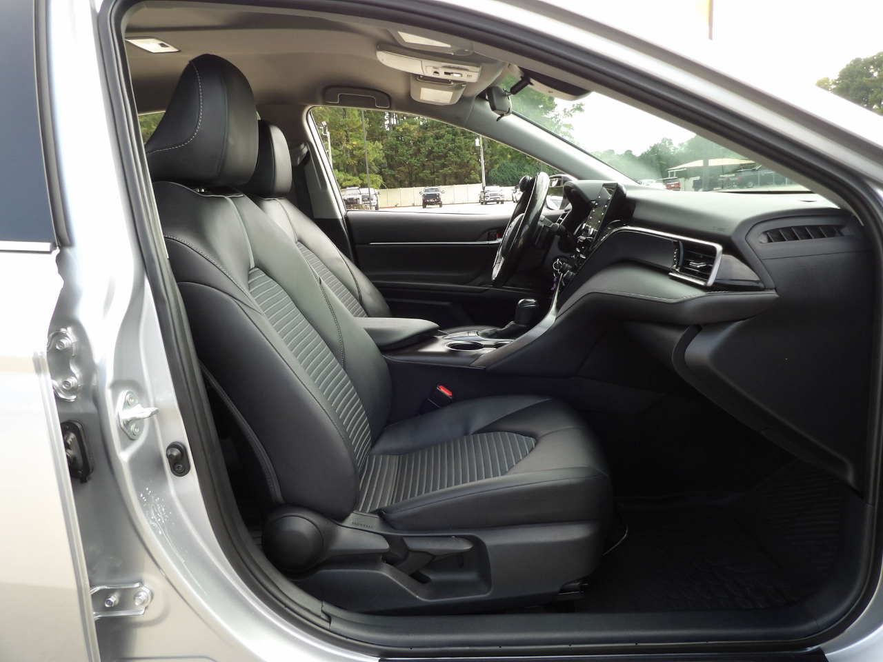 Toyota Camry SE 2024