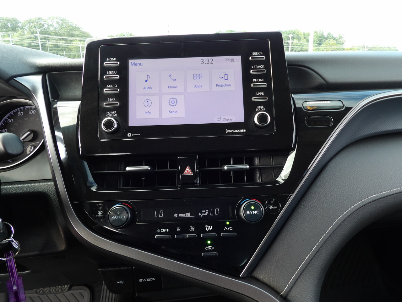 Toyota Camry SE 2024