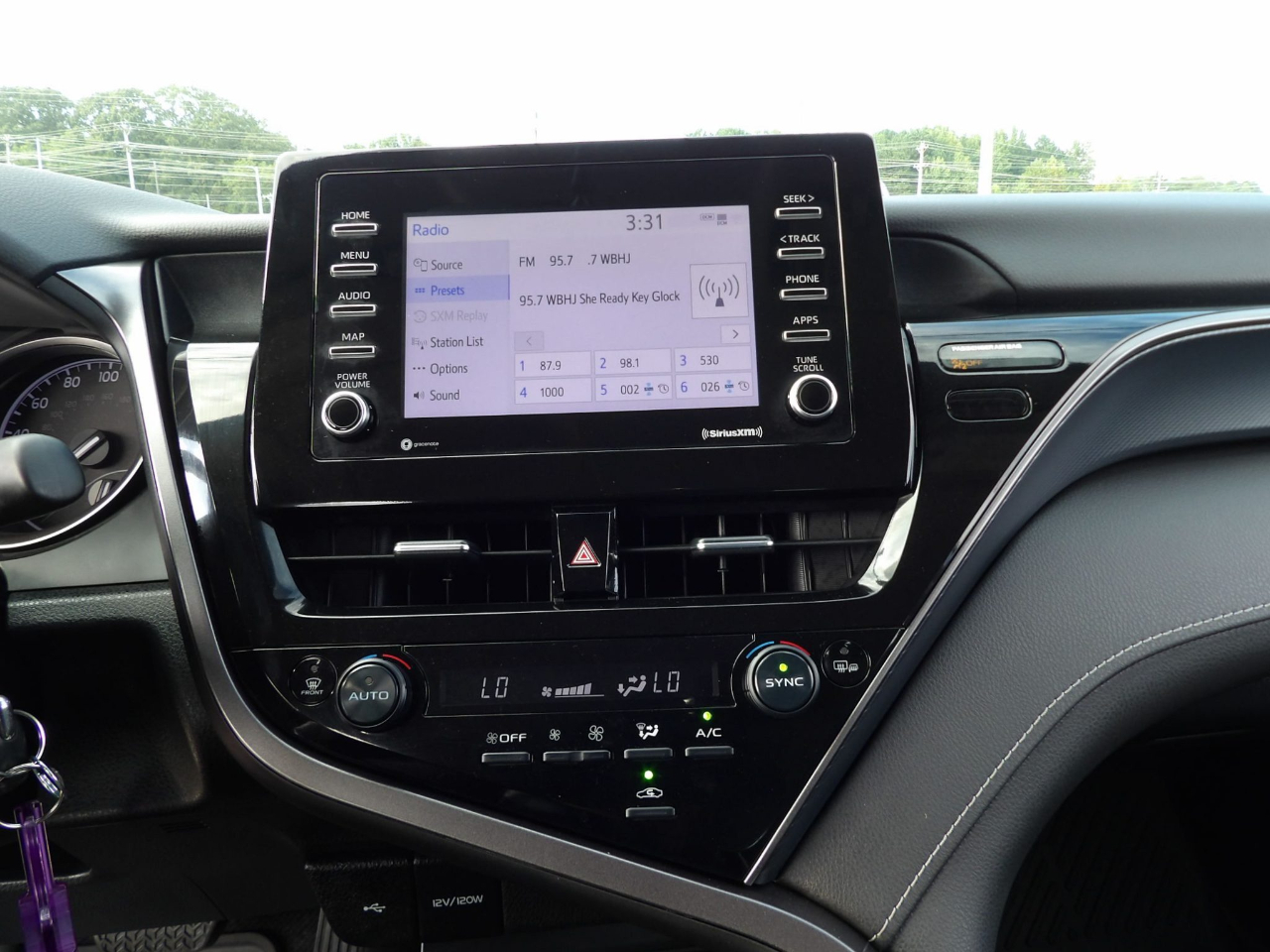 Toyota Camry SE 2024