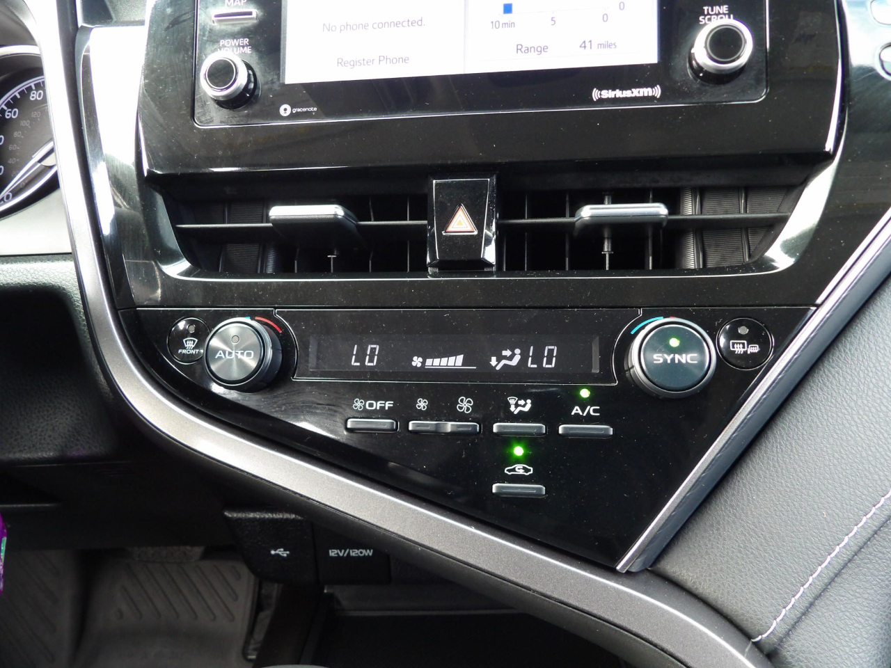 Toyota Camry SE 2024